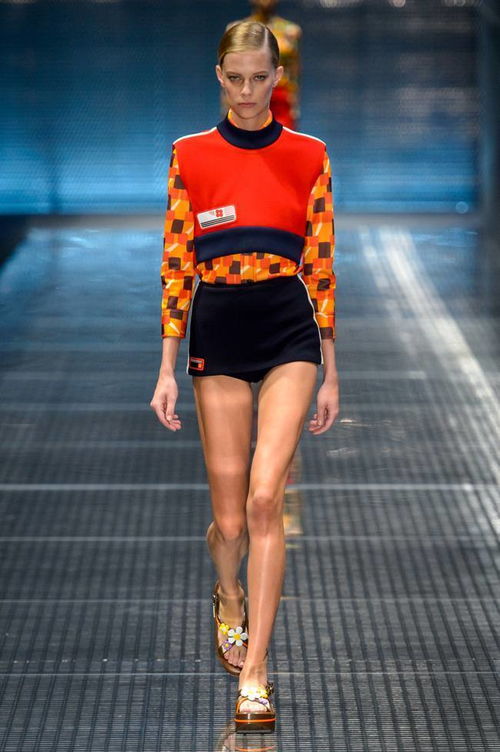 服装设计手绘步骤图,手把手教你 精品