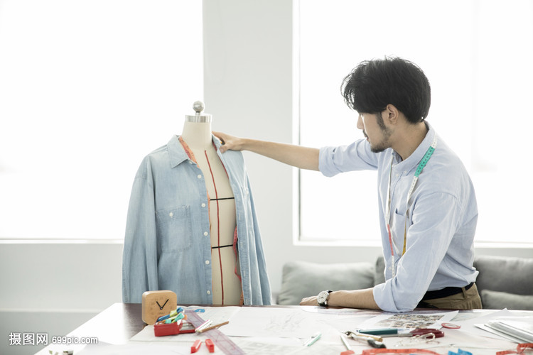 男装设计师 时尚界的筑梦师